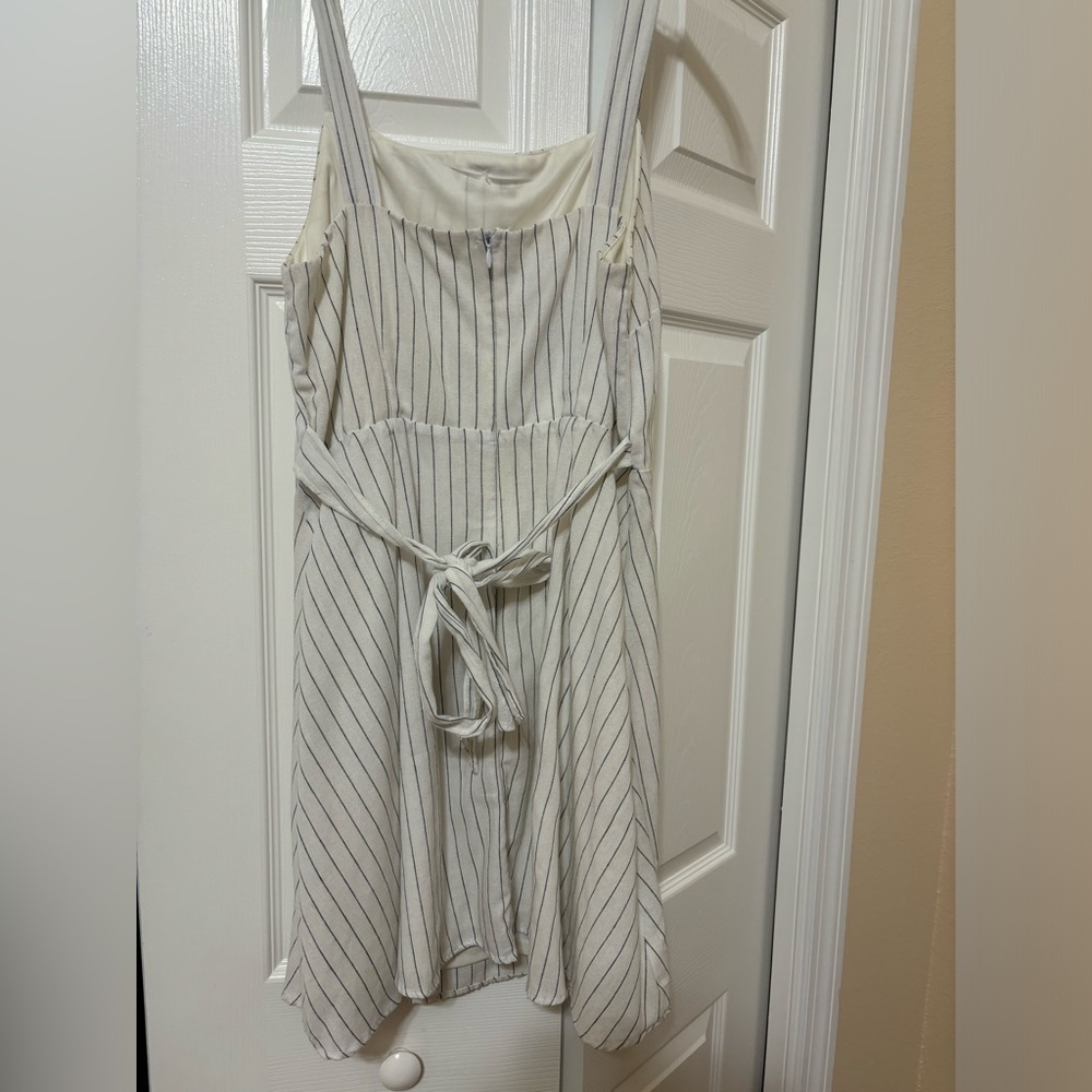 White and black striped juniors dress - Picture 2 of 2